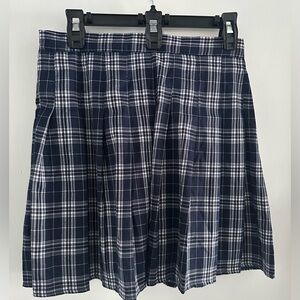 🌻 Pleated Plaid Navy & White Skort 🌻